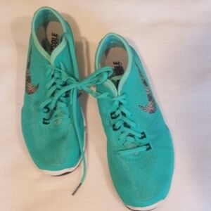 NWOT Nike Training Flex Supreme TR4 Sneakers Womens Sz 7